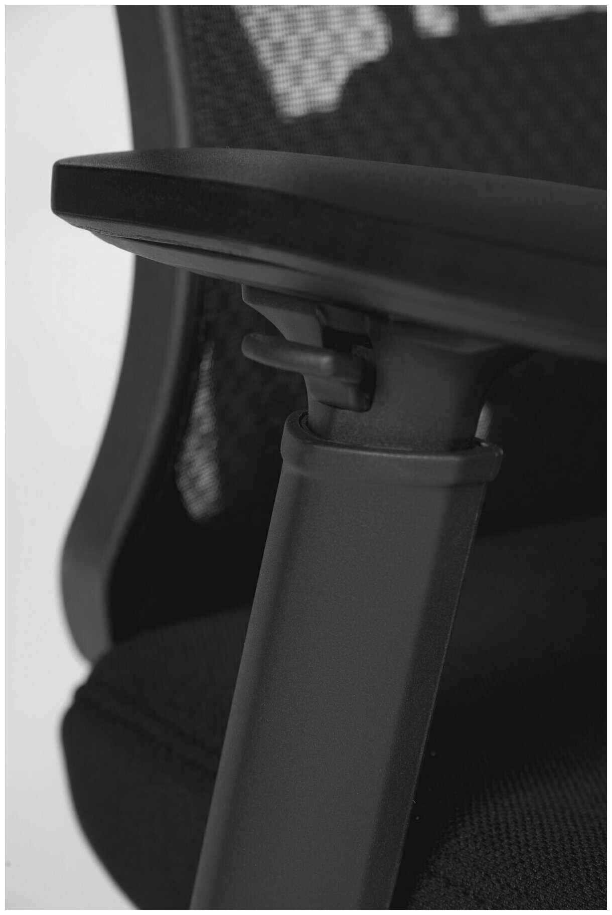 Кресло Компьютерное STATUS Black - фотография № 4