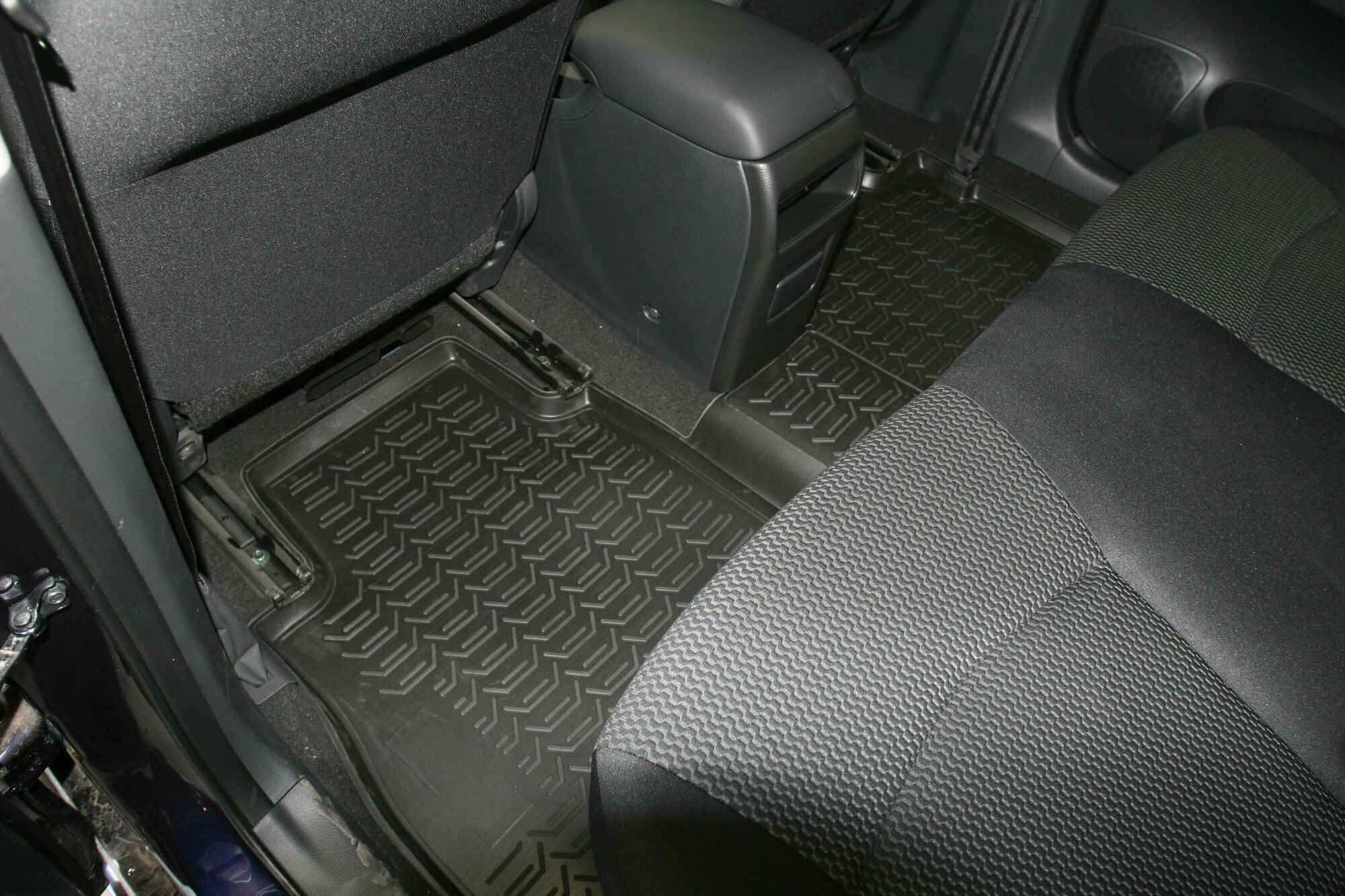 Коврики салона 3D Element NISSAN Tiida 2015> полиуретановые черные 4 шт. - фото №5