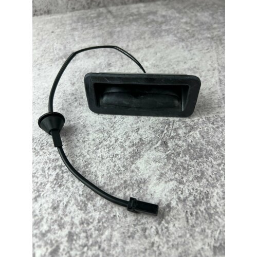 Кнопка открывания багажника для Ford Focus 2. Артикул : 3M5119B514AC. Так же для S-MAX, Mondeo, Fiesta, Galaxy.