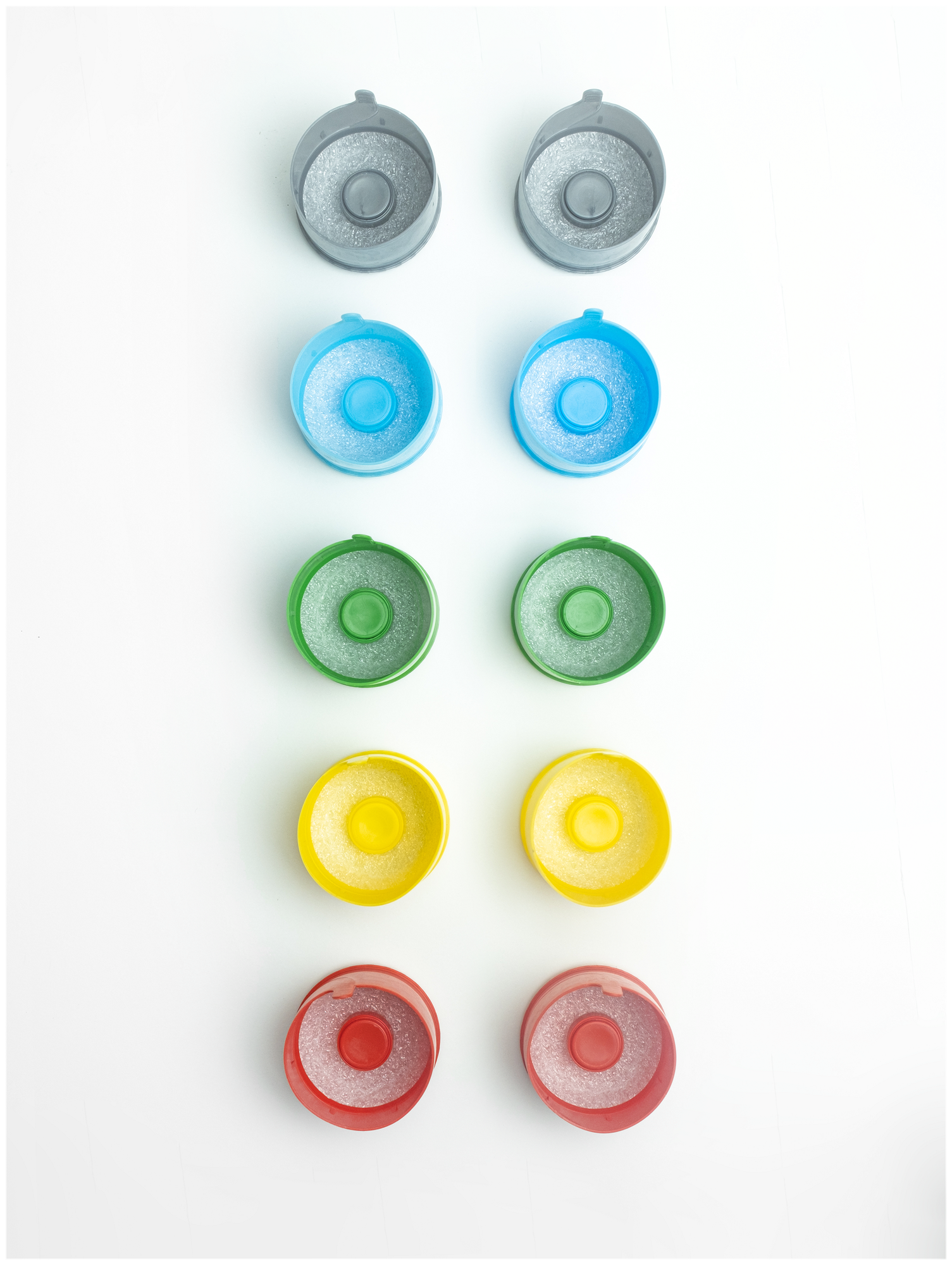 Пробка (крышка) для ПЭТ бутылей, бутылок 19 л и 12,5 л многоразовая трехкомпонентная разноцветные 10 шт, набор крышек для воды под кулер - фотография № 2