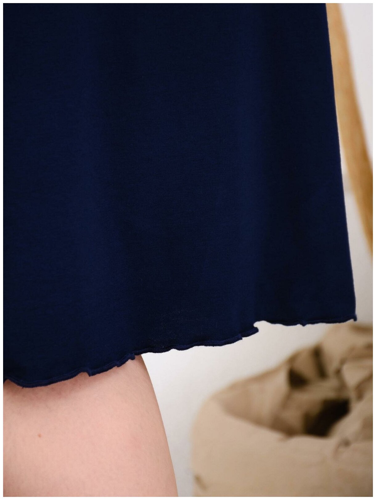 Сорочка женская из вискозы с кружевом Rozara, цвет темно-синий, размер 62 - фотография № 6