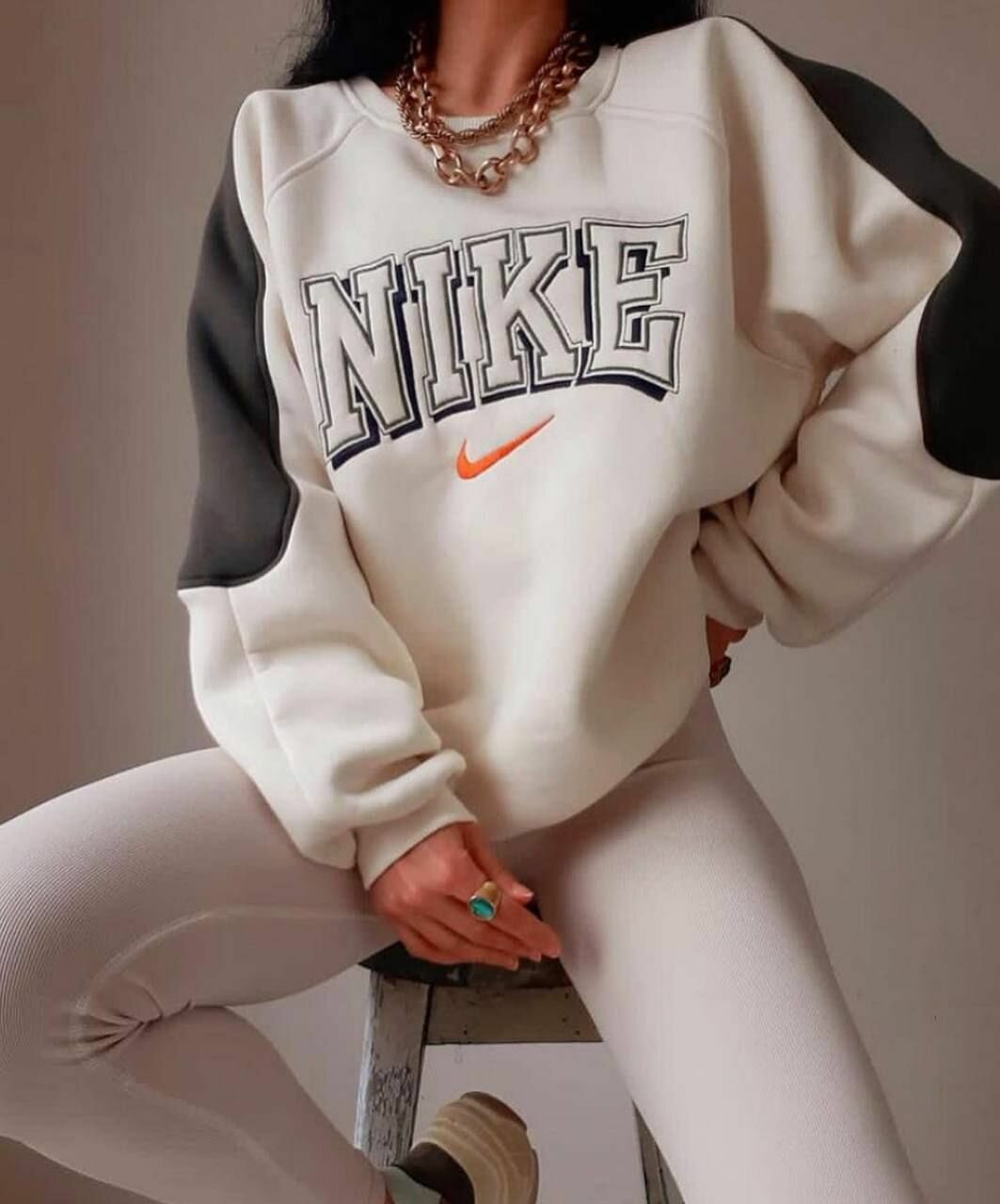 Свитшот с вышивкой Nike oversize