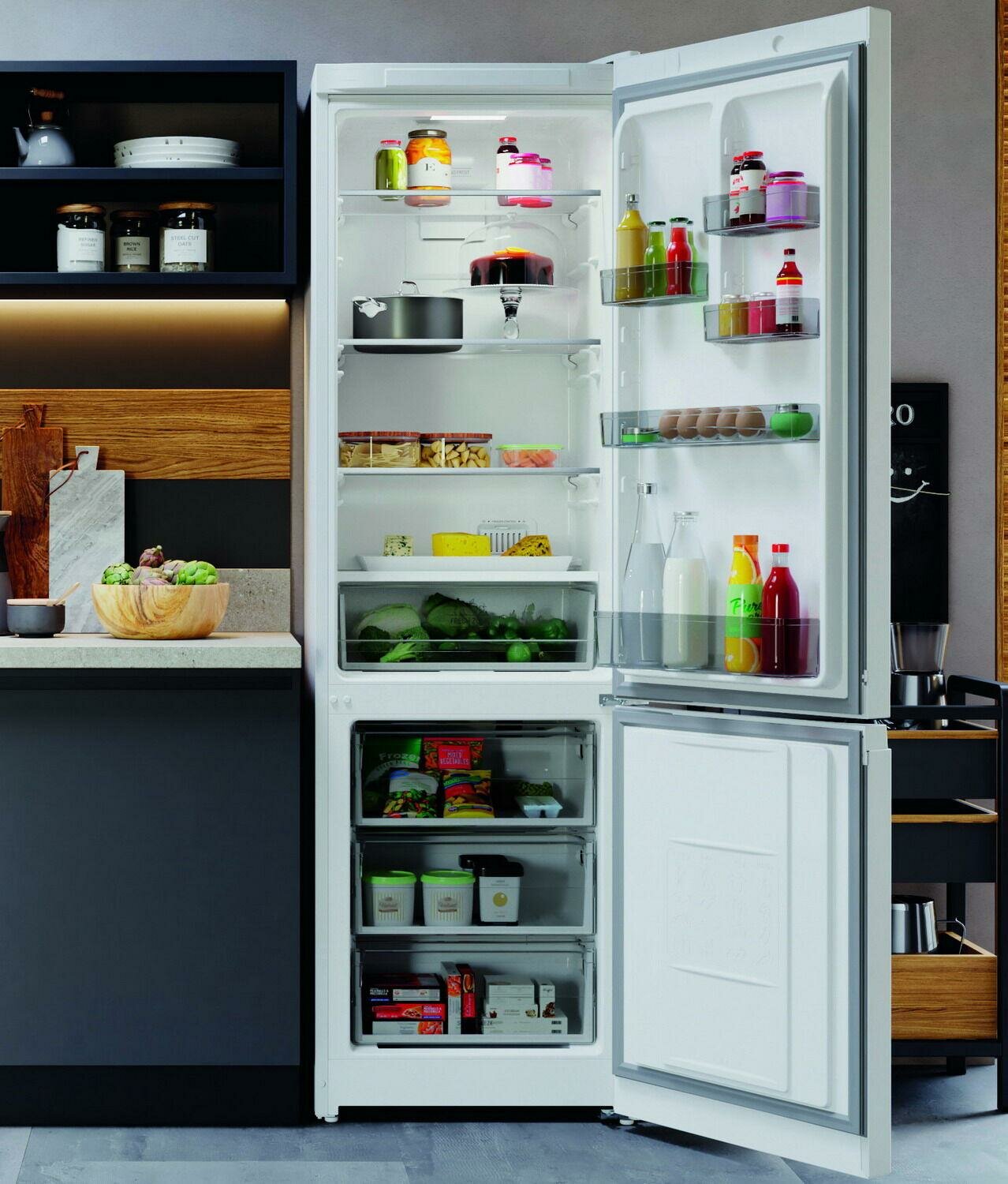 Холодильник Hotpoint-Ariston HT 5200 W белый/серебристый - фотография № 16