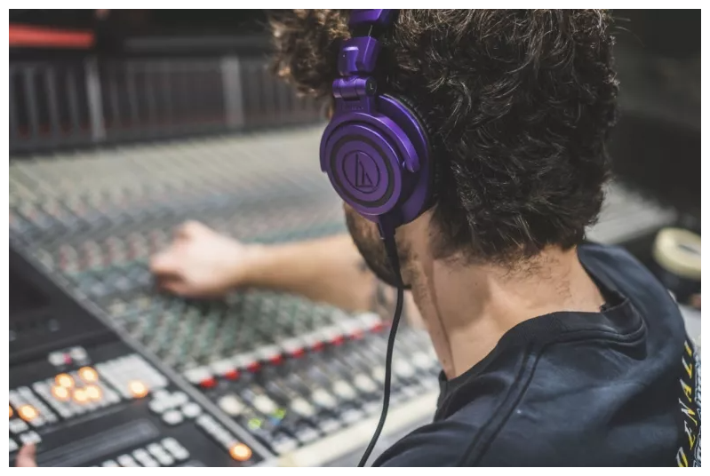 Наушники проводные Audio-Technica ATH-M50x Black черные, jack 3.5mm/6.3mm/2.5mm, 28000Гц, отсоединяемый кабель — фото 1