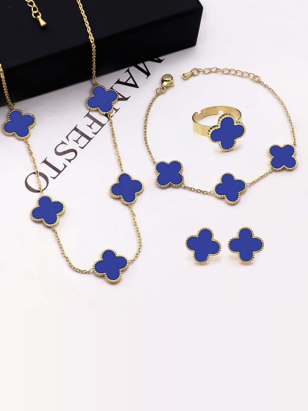 Комплект бижутерии: браслет, серьги, кольцо, колье, подвеска