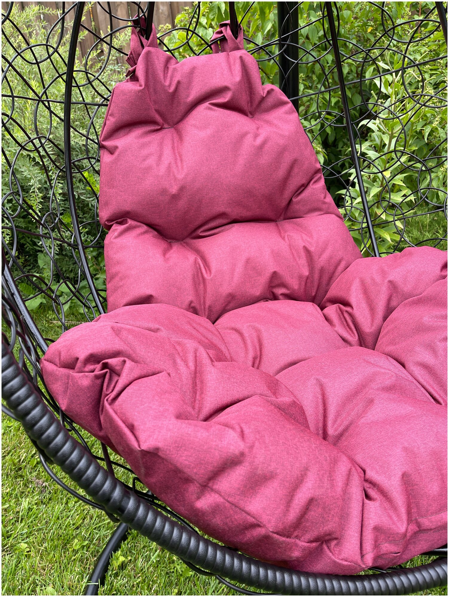Подвесное кресло m-group капля ротанг серое, розовая подушка - фотография № 19