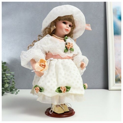 фото Кукла коллекционная керамика "шелли в белом платье, шляпе и с розой" 30 см