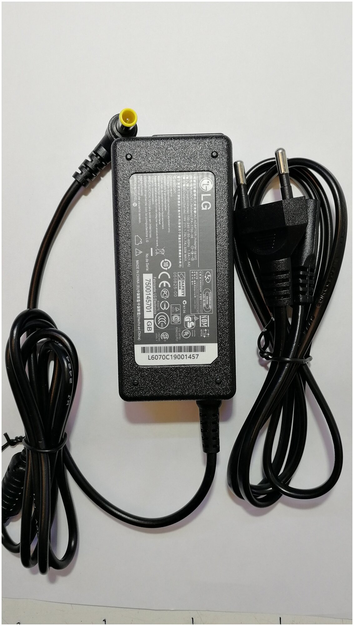 Блок питания для монитора LG 19V 1.7A (6.5 x 4,4mm) 32W L321906544 OEM