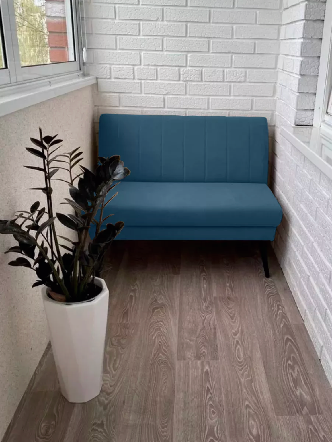 фото Диван офисный ALDERSON голубой на ножках мягкий для комнаты на кухню, в гостиную прямой, велюр