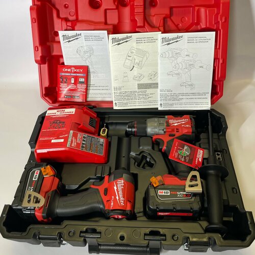 ШуруповертВинтоверт Milwaukee М 18 3697-222акбзарядноекейс Америка 77000₽