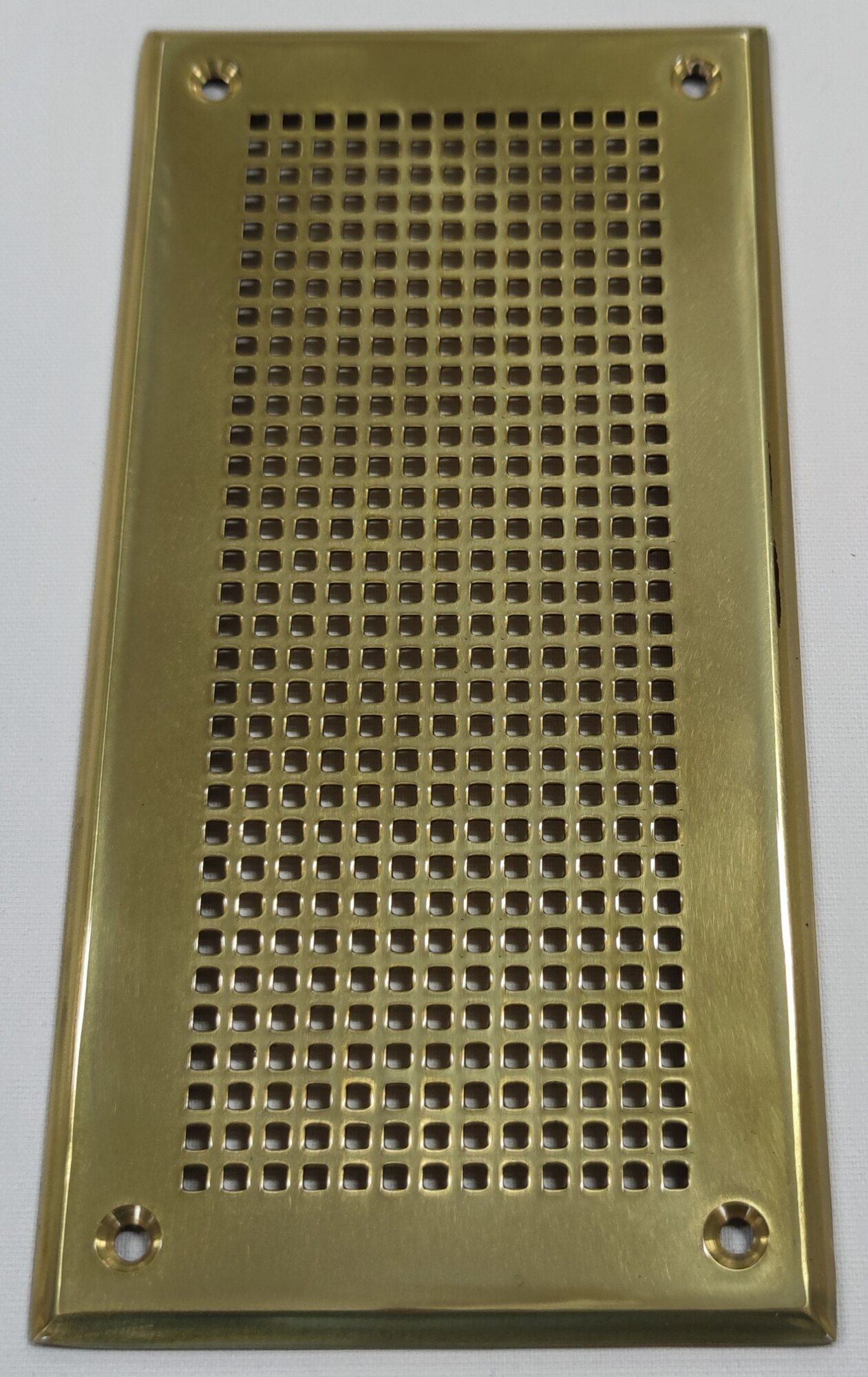 Решетка плоская с подгибом Латунь 200х100мм  перфорация Квадрат 3 5