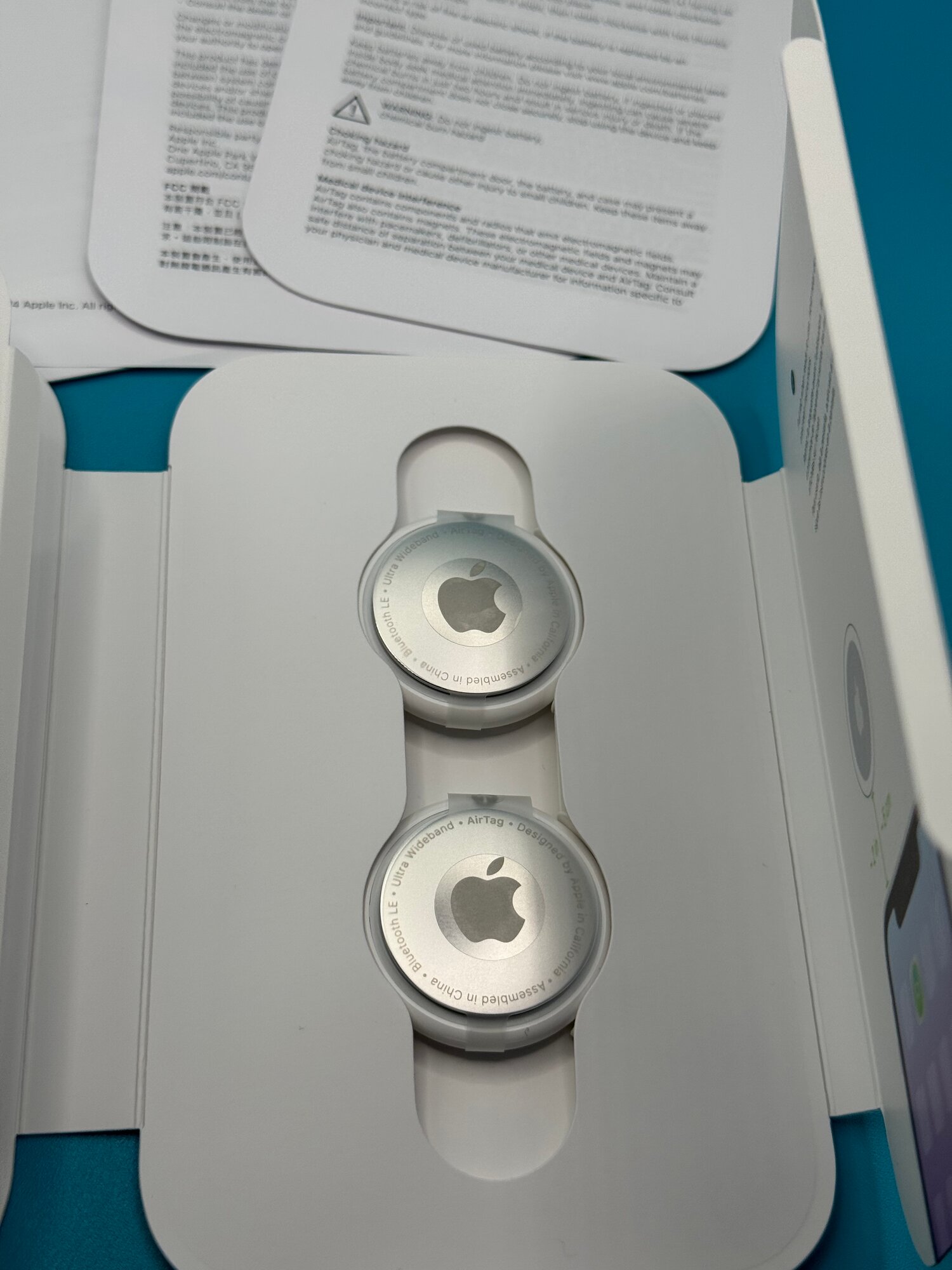 Трекер Оригинал Apple AirTag 1 шт Без упаковки из комплекта 4 pack A2187 белый