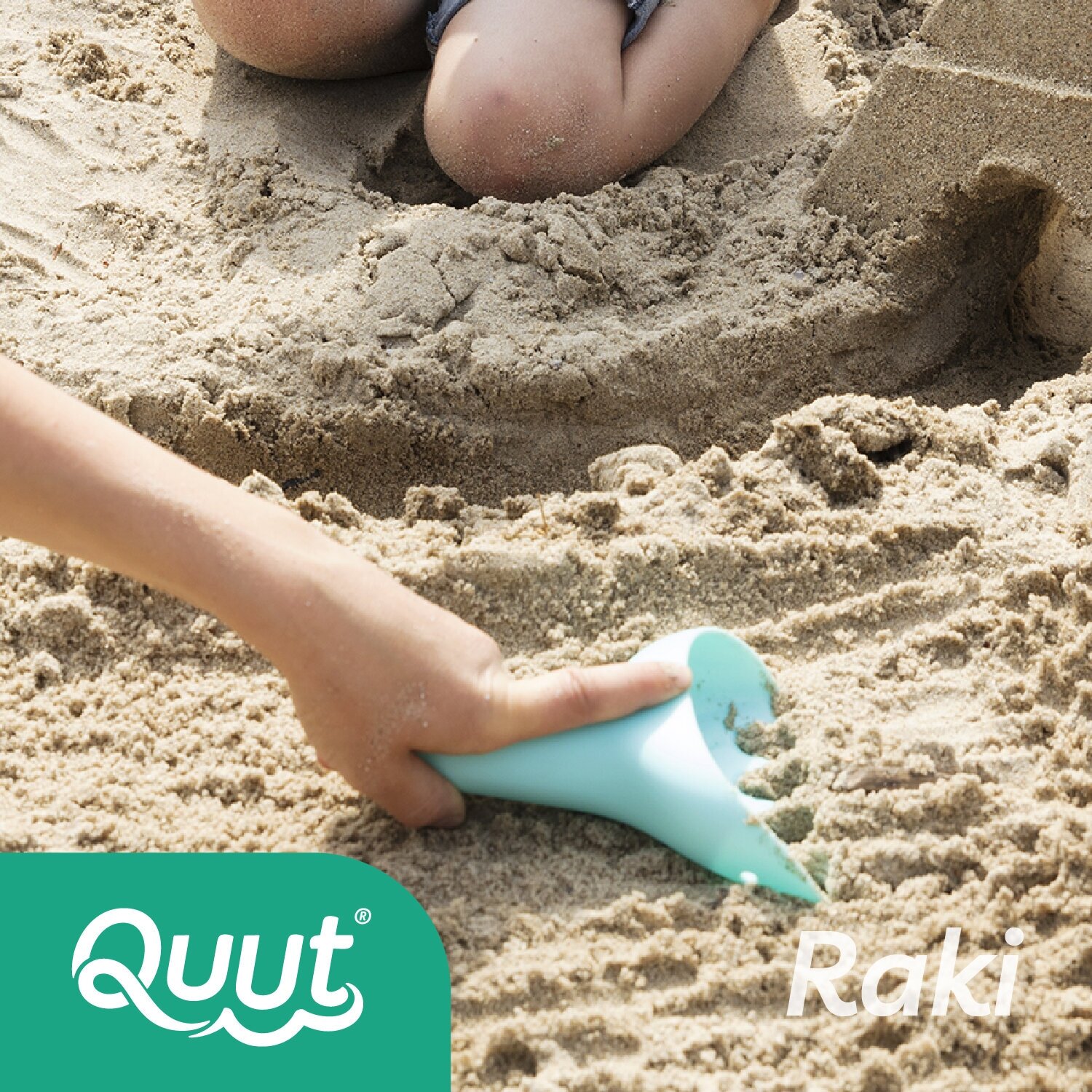 Детский игровой набор для песочницы Quut Raki c лопаткой. Цвет: садовый зелёный