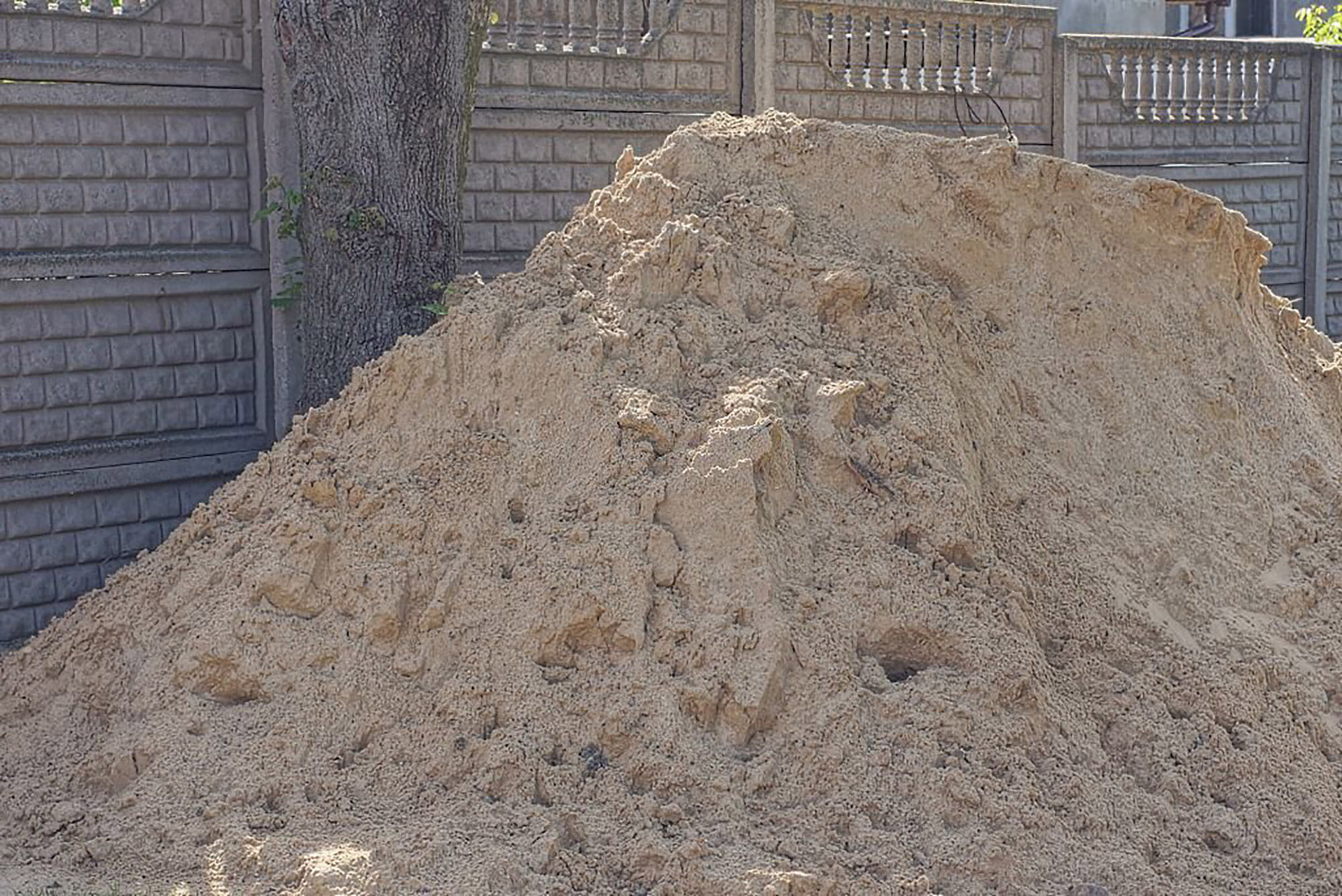 Песок сеяный карьерный 1,5-2 (Тонна) с доставкой