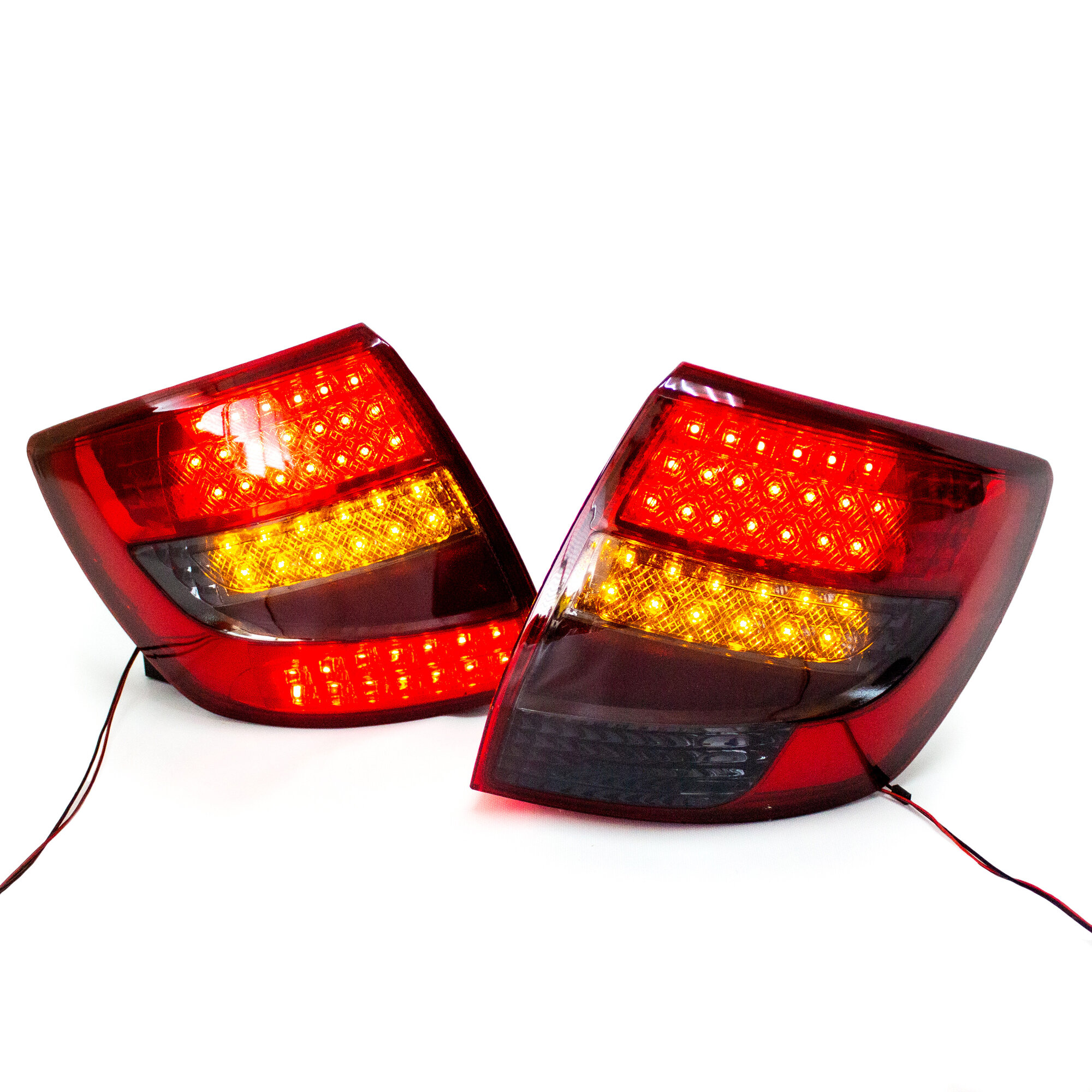 Задние фонари Гранта седан, Гранта FL седан диодные левый правый задний фонарь Lada Granta красно-серые (310 LED) с плавающими поворотниками, комплект 2шт.