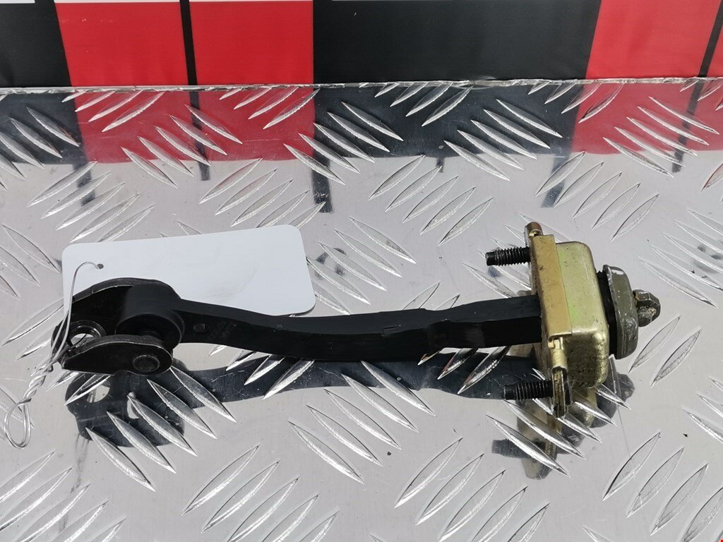 Ограничитель открывания двери передней Ford Focus 1 XS4AA23500BA арт. 1558852