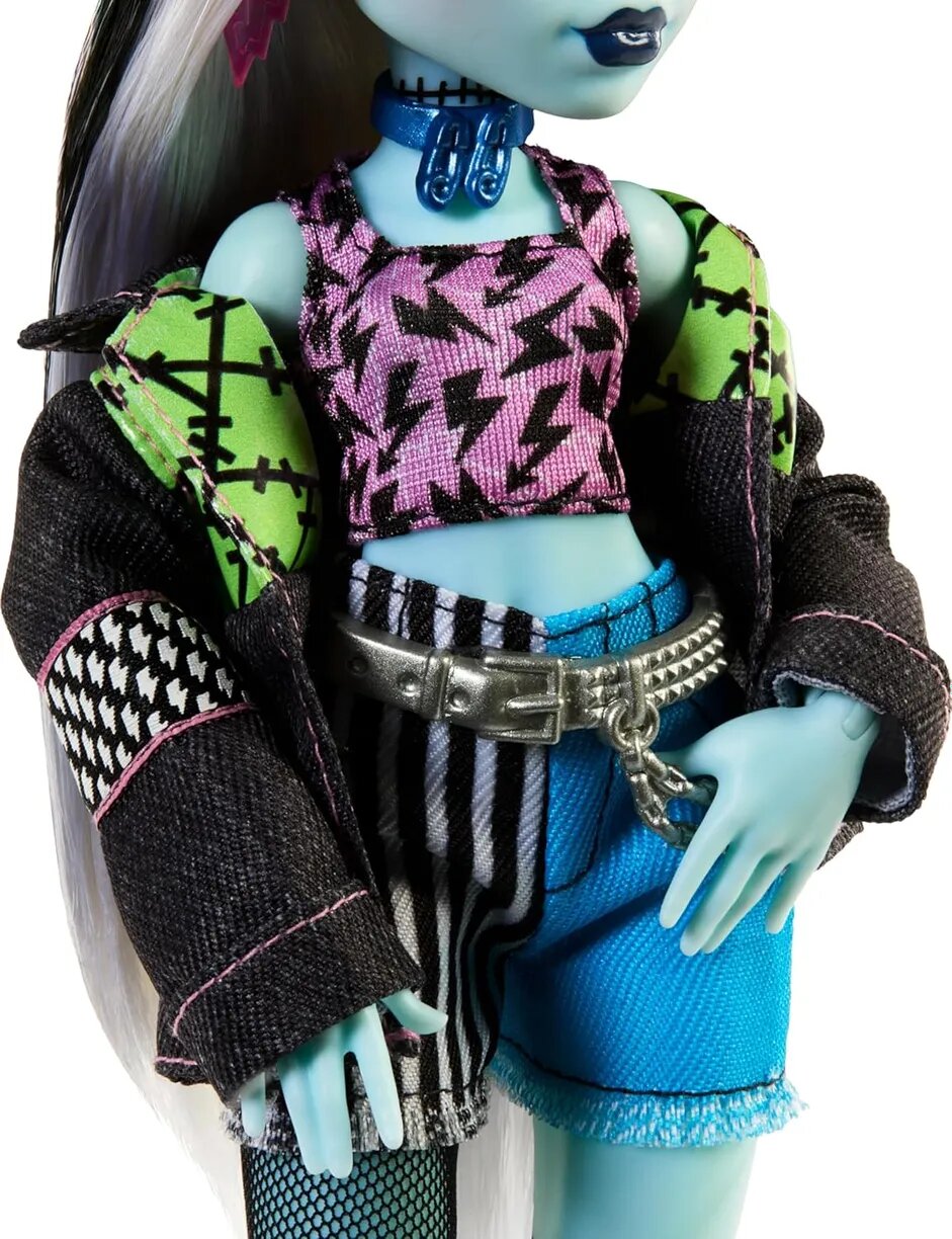 Кукла Monster High "Фрэнки", интерактивная, с аксессуарами, в джинсовой куртке — фото 1