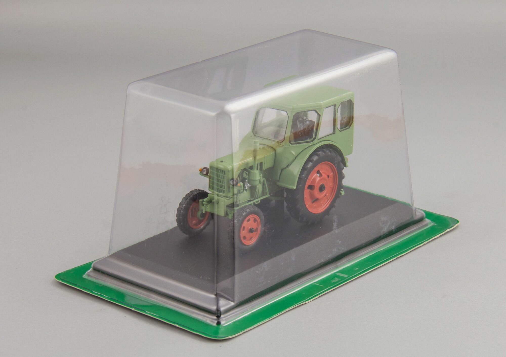 1:43 Трактор IFA RS О4-30, Коллекционная масштабная модель от Hachette — фото 1