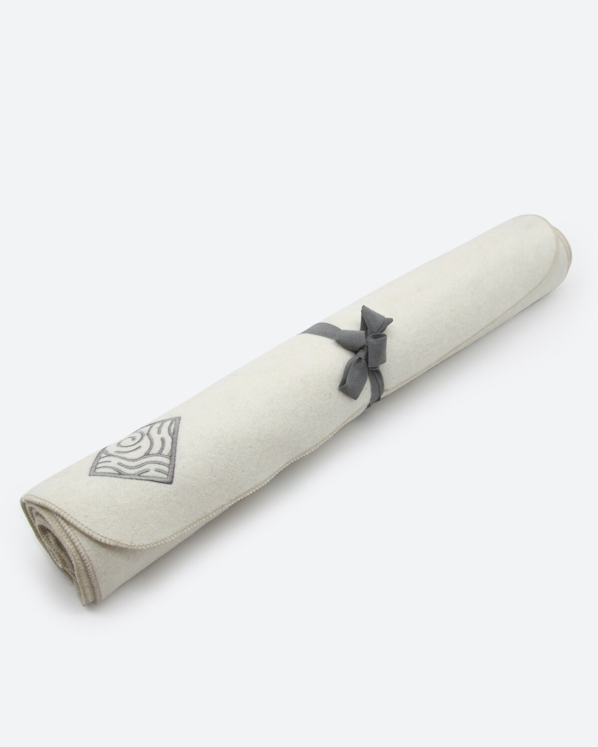 фото Ковер большой/Скрутка для бани и сауны/подстилка лежак для бани/ коврик с вышивкой VALENOK BIG WHITE 1800х600 мм; российский войлок