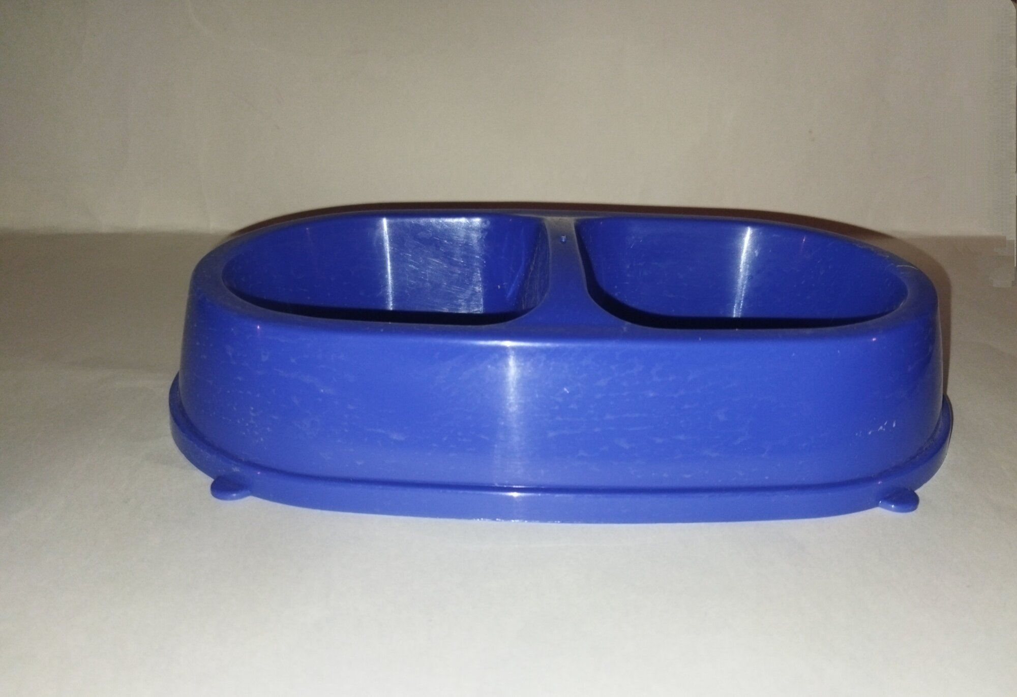 Миска для кошек и собак пластиковая двойная 0,45 л , синяя - фотография № 2