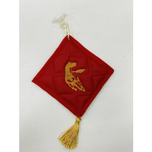 Ромб на присоске в салон автомобиля на стекло KAMAZ Камаз, Красный с золотой вышивкой 11 см на 11 см - 1шт