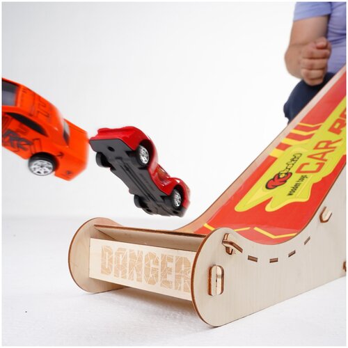 Детская многоуровневая игрушечная парковка для машинок деревянная . Модель для сборки, гараж парковка с трамплином 4 машинки 8899 83