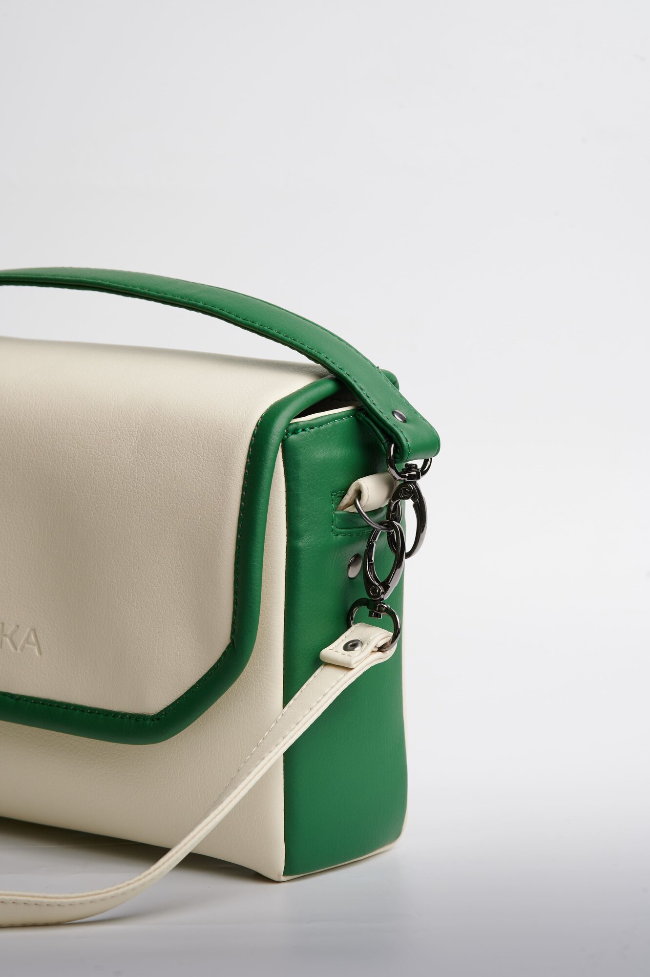 Сумка кросс-боди Простосумка, фактура зернистая, матовая, гладкая, белый/зеленый — фото 1