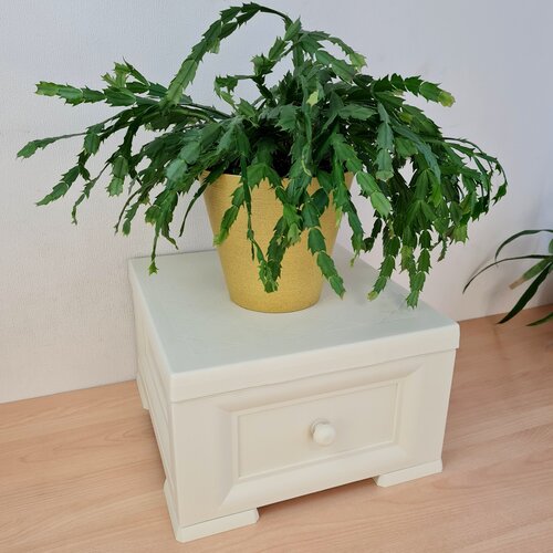 Комод-Подставка для цветов УЮТ усиленная Цвет Бежевый с бежевым сплошным ящиком Слоновая кость 3708₽