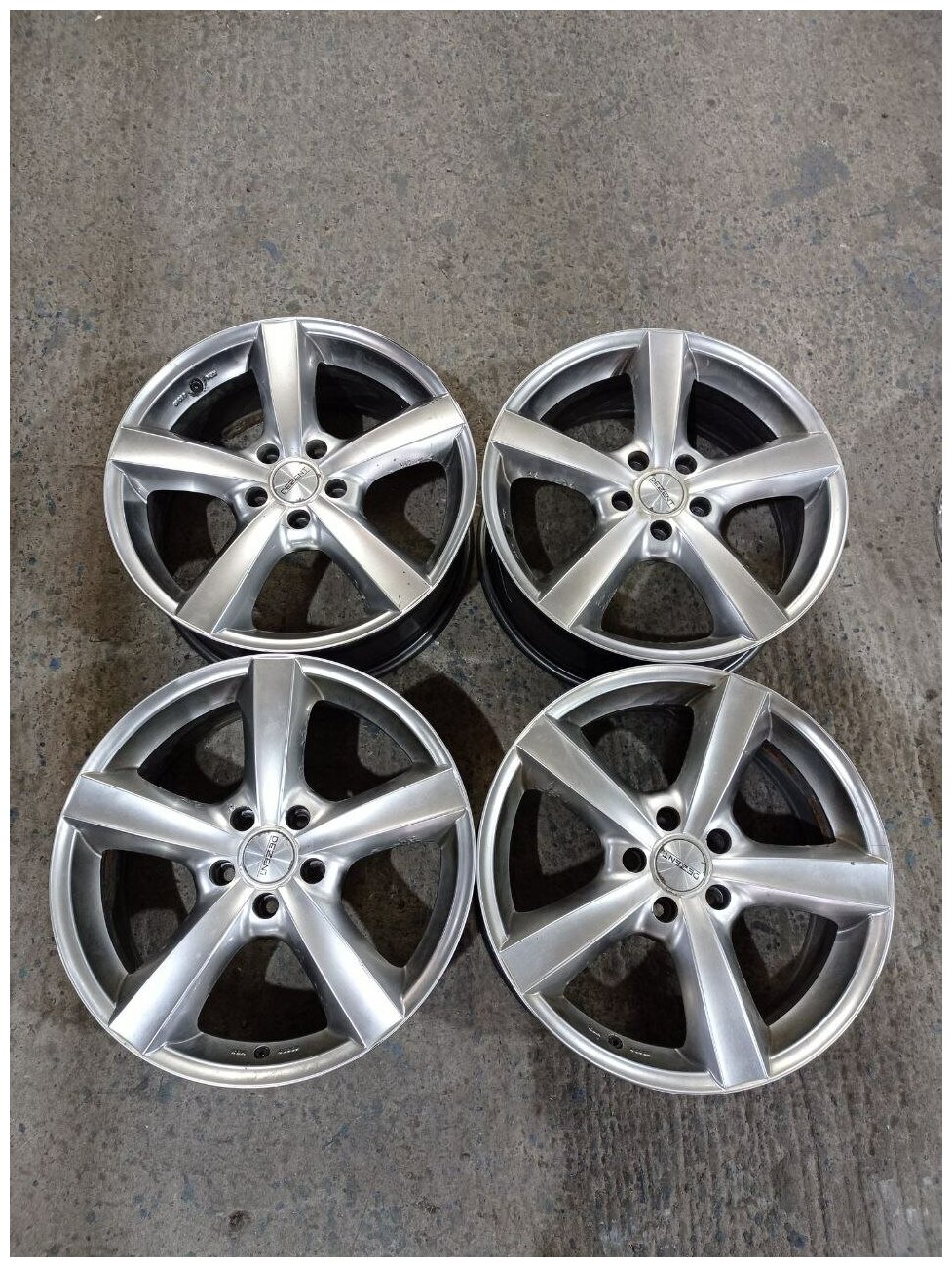 Колесные диски Dezent 7.5xR18/5x112 70.1 (Реплика)