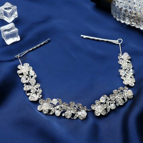 Аксессуар для волос Берта с невидимками цветы бабочки 235 см серебристо-белый 463₽