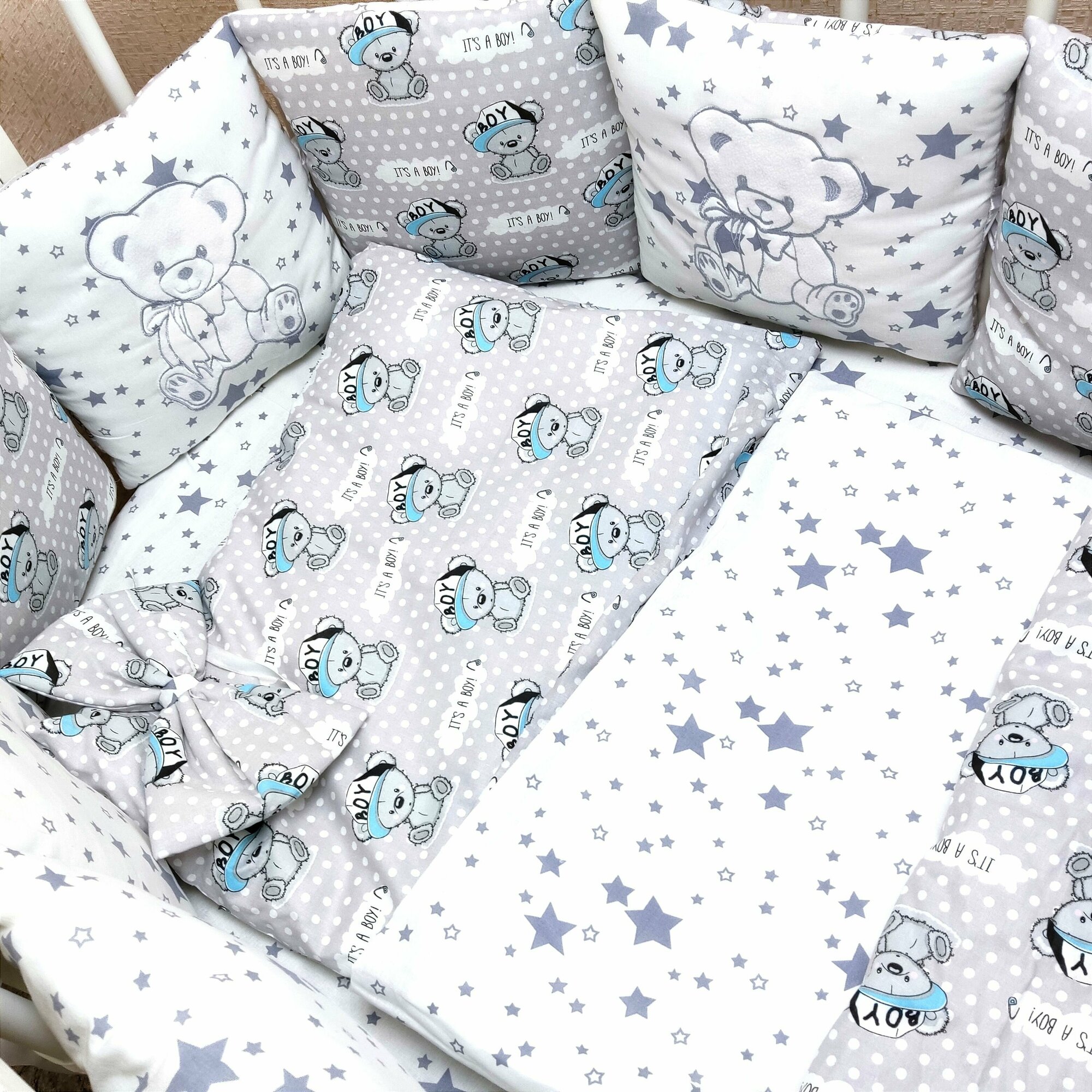 Бортики в кроватку для новорожденных с вышивкой