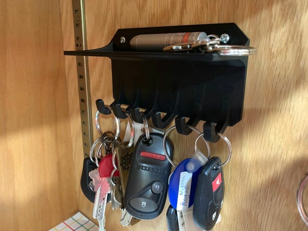 Вешалка для ключей / черная / дюбеля в комплекте