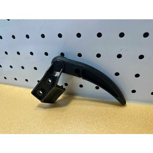 Ручка замка опрокидывания кабины Mercedes Atego 1680₽