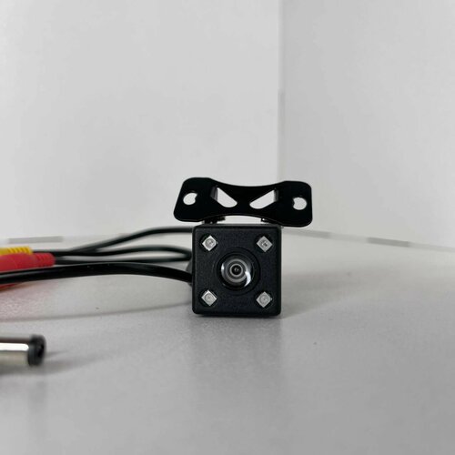 Камера заднего вида автомобильная 1080x720 обзор 170 800₽