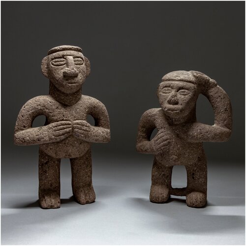 Пара древних индейских статуэток из вулканического камня, Коста-Рика, 500-1000 гг. н. э.