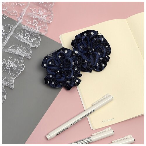 фото Детские школьные атласные банты 2шт. на резинке в горох в форме цветка с бусинами, синие baziator