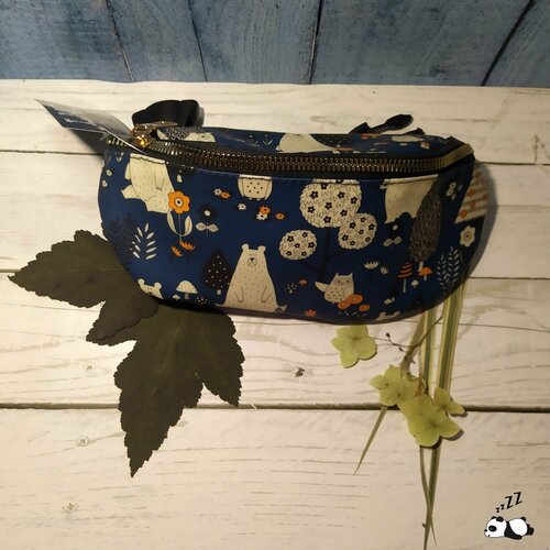 фото Сумка поясная , фактура матовая, белый, синий ленивая панда