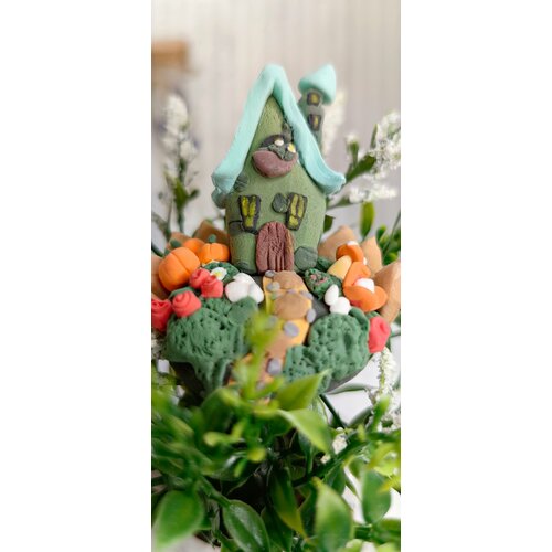 Домик ведьмочки фигурка