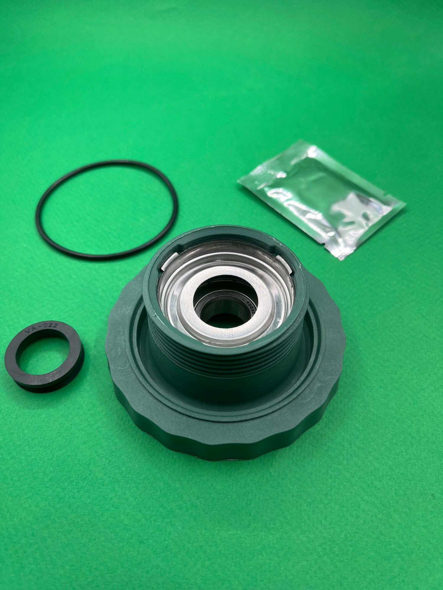 Суппорт для стиральной машины 4071430963 (резьба против часовой)