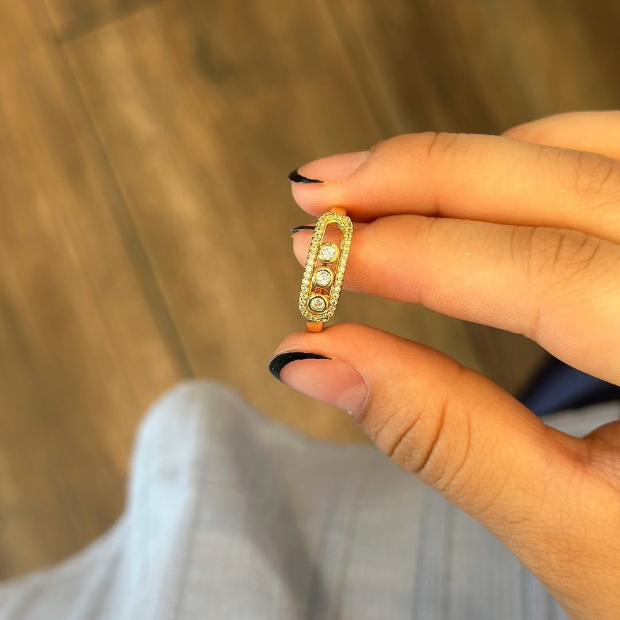 Моносерьга Louis Vuitton, Swarovski Zirconia, размер 16 мм, FJ1122ETU золотистый/серебристый