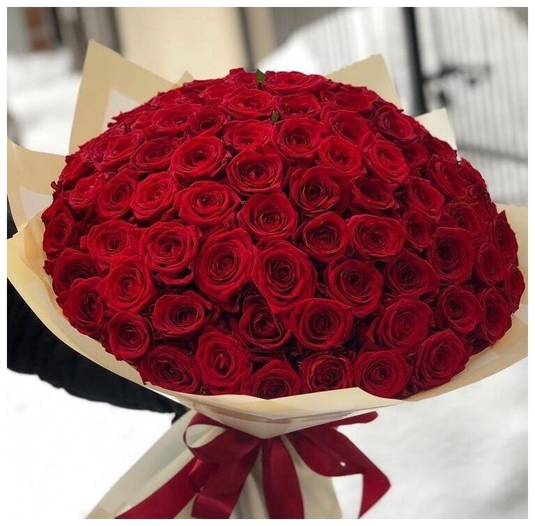 Букет цветов из 101 красной розы