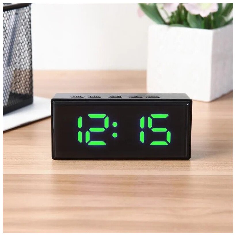 Часы настольные электронные на батарейках от сети USB: будильник термометр календарь подсветка