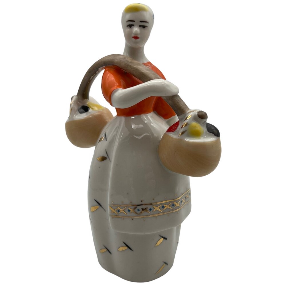 Фарфоровая статуэтка "Девушка с грибами", скульптор Бобик Н. Ф, 1956-1972 гг, Полонский ЗХК, СССР
