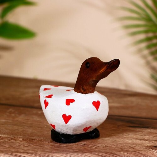 Сувенир Уточка в сердечках дерево 15х7х11 см 1шт 632₽