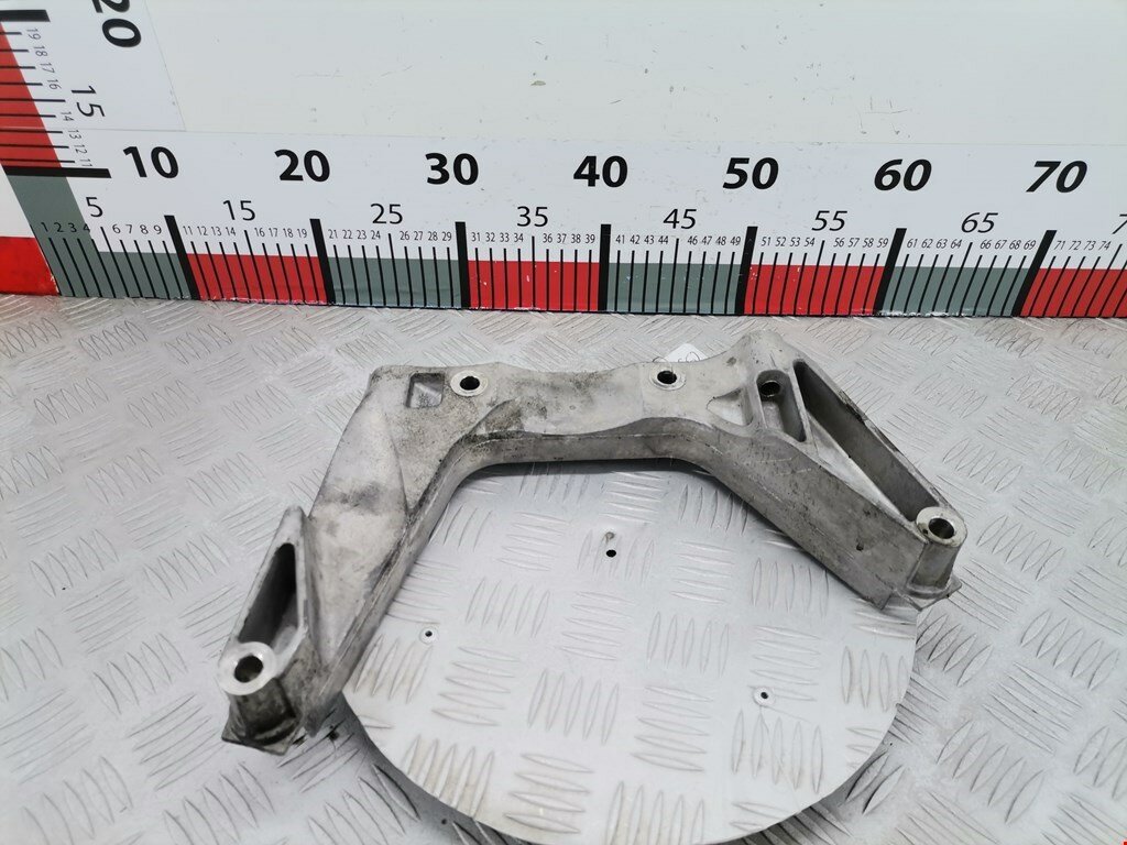 Кронштейн (крепление лапа) двигателя Rover 75 KKU107640 арт. 1765662