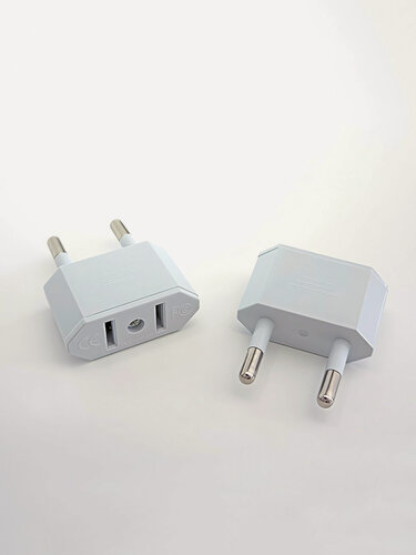 Изображение товара Переходник для розетки с китайской вилки на евровилку. Адаптер переходник на российскую розетку. Белый, ток 6А, 2шт.