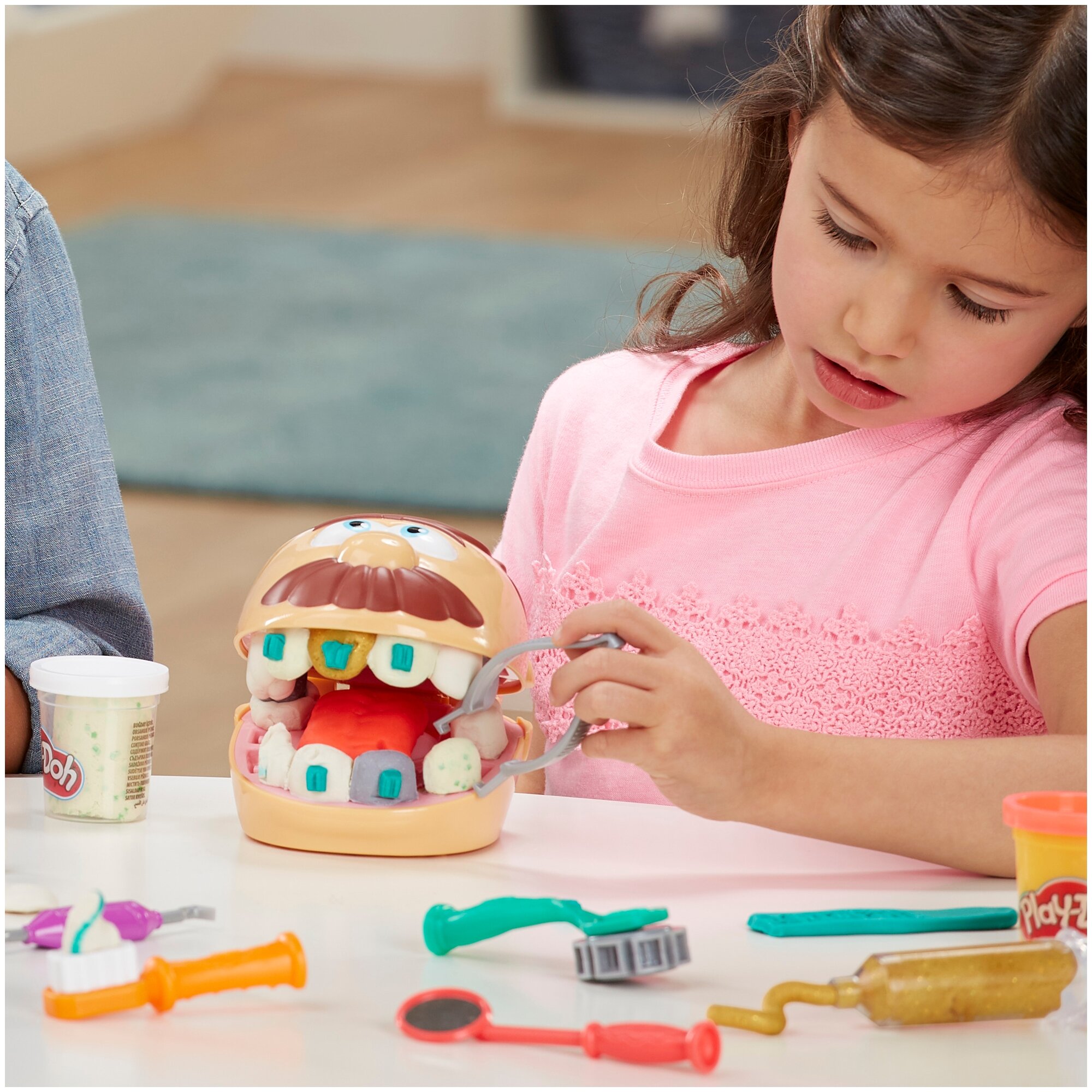 Набор для лепки игровой Play-Doh Мистер Зубастик с золотыми зубами, F1259 - фото №11