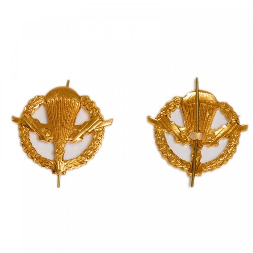 Эмблема МО ВДВ с венком золотая металлическая