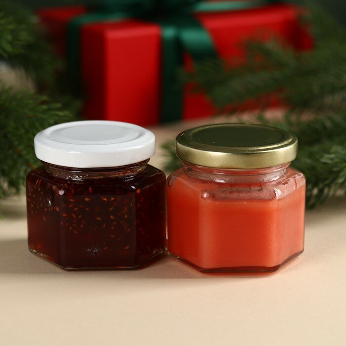 Подарочный набор «С новым годом»: крем-мёд с клубникой 120 г., варенье с малиной 100 мл. - фотография № 2