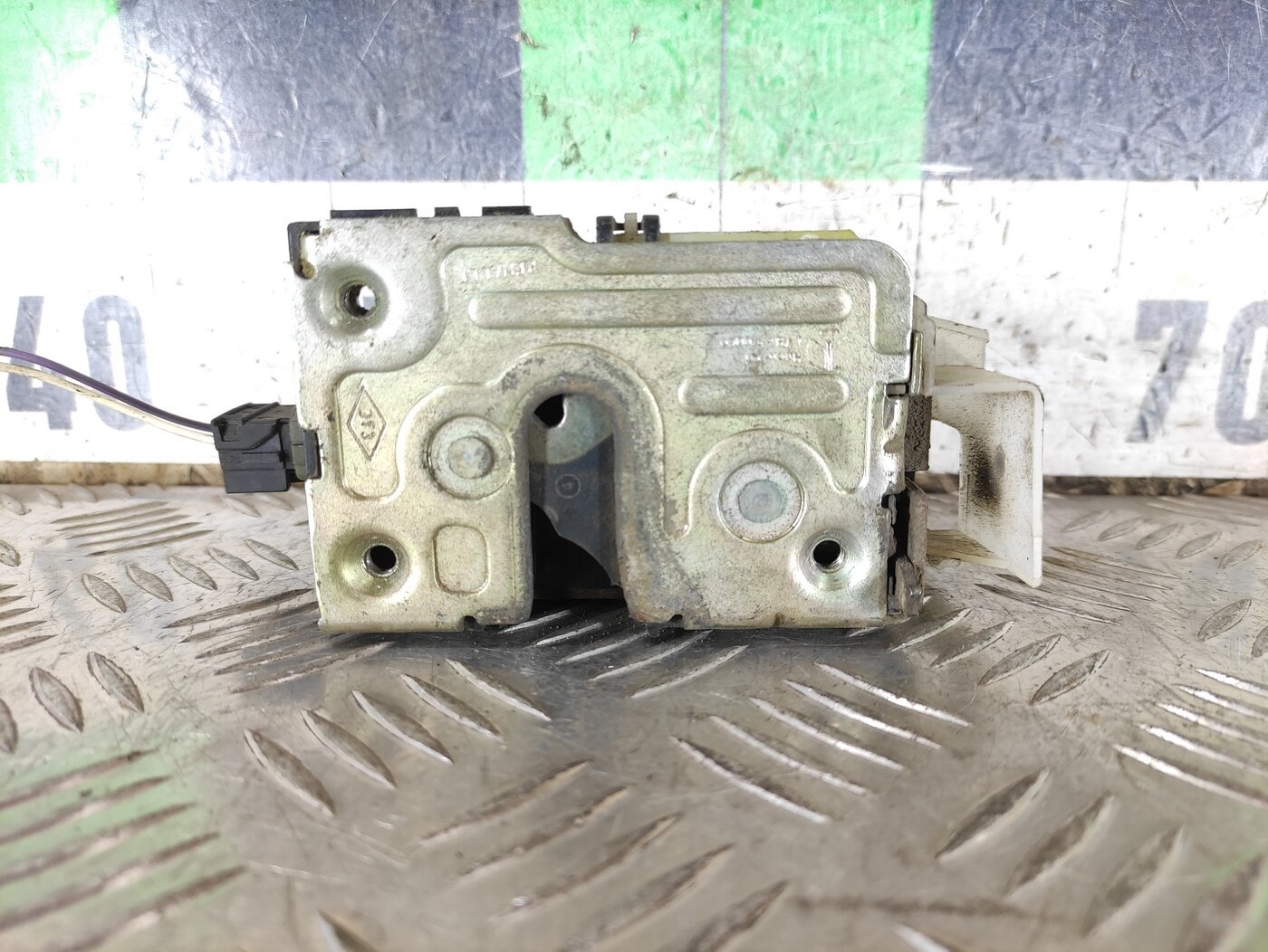 Замок двери задней левой RENAULT CLIO 1998-2008 7701469940